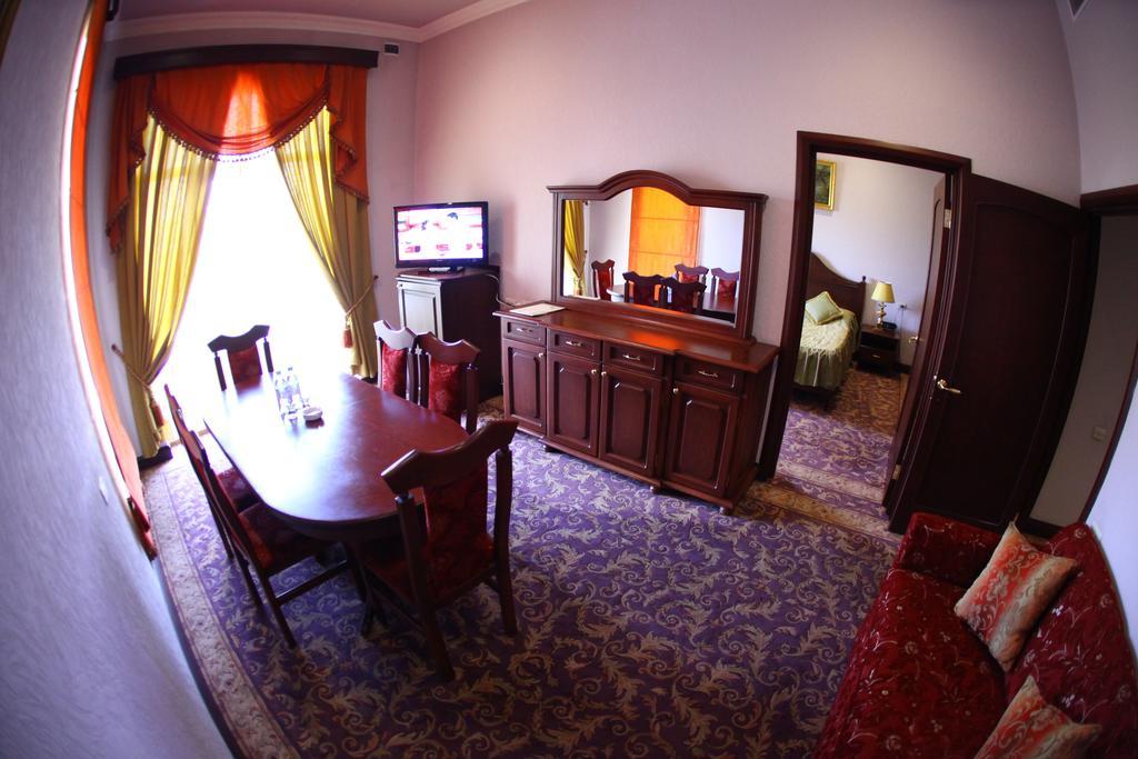 Metropol Hotel Erywań Zewnętrze zdjęcie